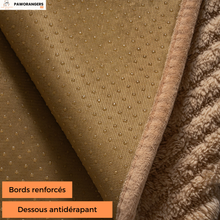 Charger l'image dans la galerie, Protège-canapé en chevron 100 % imperméable — pas juste déperlant : étanche, anti-griffes, anti-poils et anti-taches.