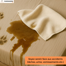 Charger l'image dans la galerie, Protège-canapé en chevron 100 % imperméable — pas juste déperlant : étanche, anti-griffes, anti-poils et anti-taches.