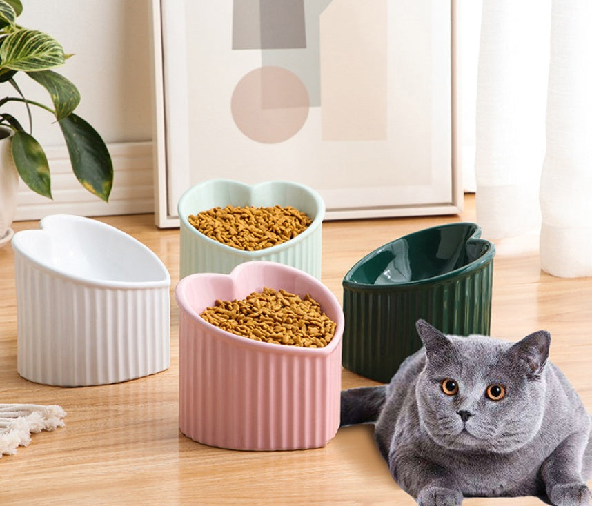 Cute Heart Design Raised Ceramic Cat Bowl for Improved Digestion