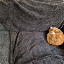 Charger l&#39;image dans la galerie, Couverture douce et 100% imperméable pour animaux de compagnie : Spécial Automne &amp; Hiver
