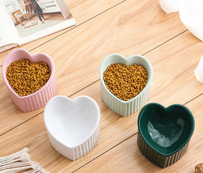 Cute Heart Design Raised Ceramic Cat Bowl for Improved Digestion