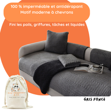 Charger l&#39;image dans la galerie, Protège-canapé en chevron 100 % imperméable — pas juste déperlant : étanche, anti-griffes, anti-poils et anti-taches.
